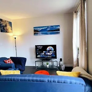 Holiday home New Build-primetv-movie-games-airport 10 Mins, Ottawa