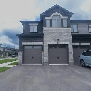 Holiday home Tranquil Nest By The Airport, Ottawa